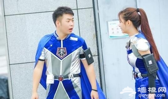沈梦辰玩滑板露长腿 网友:海涛拍照技术好[墙根网]