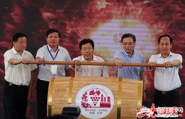 阎彤摄房山酒 (3)_调整大小