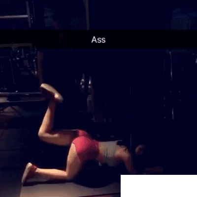 中国健身妹子 2年自己练出欧美身材[墙根网]