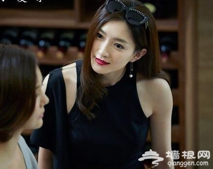 江疏影南京捞金大秀好身材 网友大呼:美出新天地[墙根网]