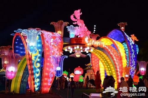 第三届深圳欢乐灯会在欢乐海岸璀璨开幕