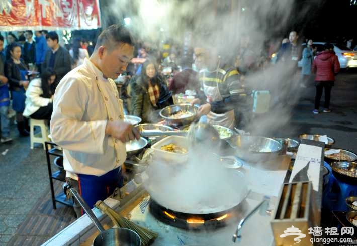 冬至成都小关庙羊肉汤火爆 每斤100元[墙根网]