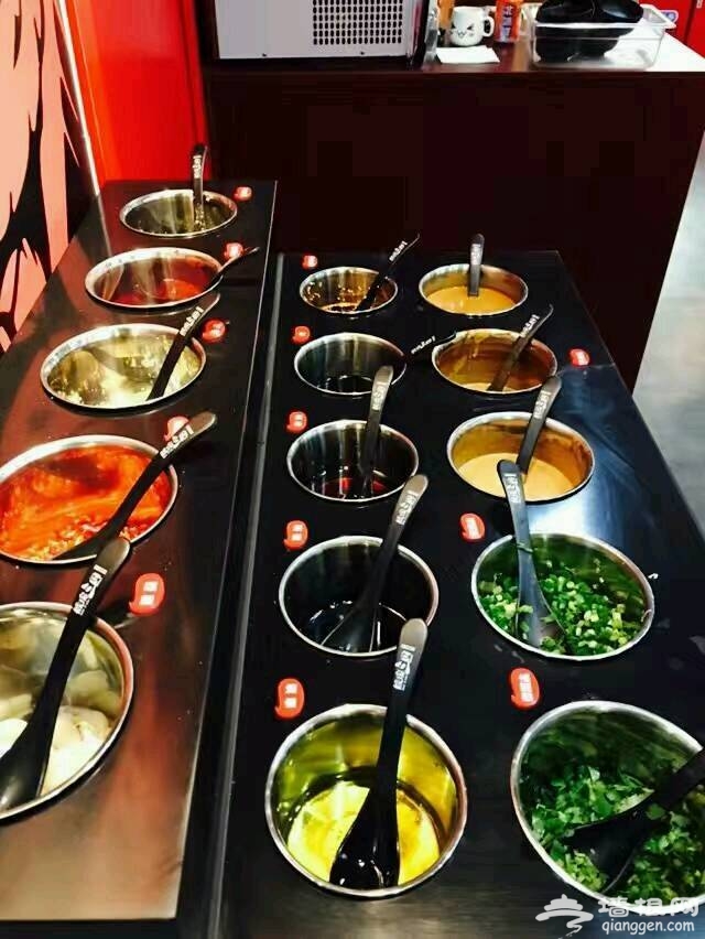 摇滚三国麻辣e站 麻辣烫也摇滚[墙根网]