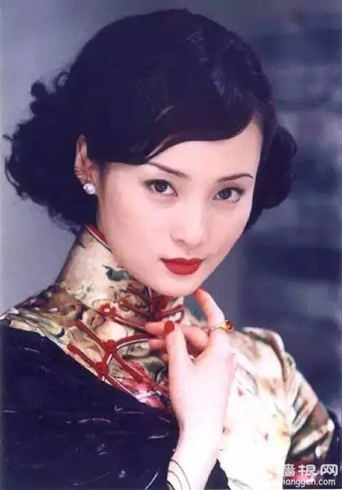结婚十年，如今她和两个男人过着幸福的生活！[墙根网]