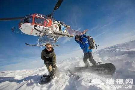 直升机滑雪成爆点 阿勒泰雪营销铸亮点