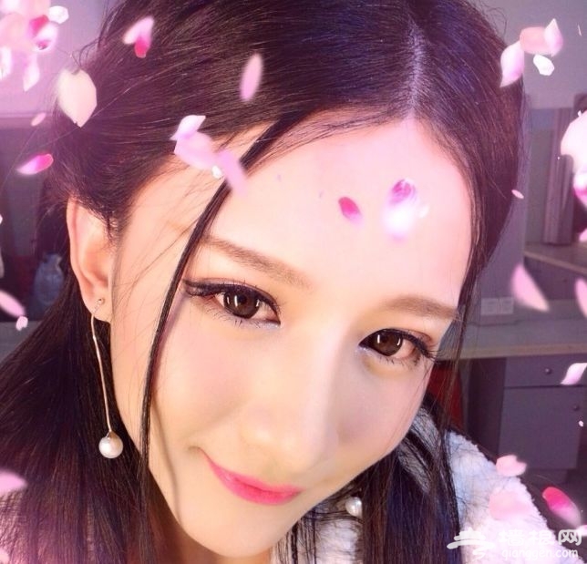 赵本山女儿人称“球姐”，看完这些照片之后我信了[墙根网]