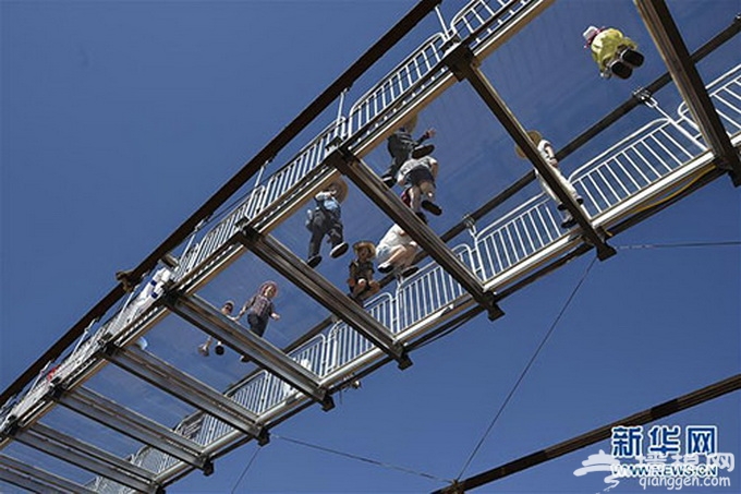 黄河3d玻璃桥正式对游客开放 桥面与河面垂直高度达10米[墙根网]