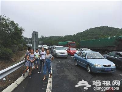 八达岭长城关闭 北京强降雨179家景区停止游览