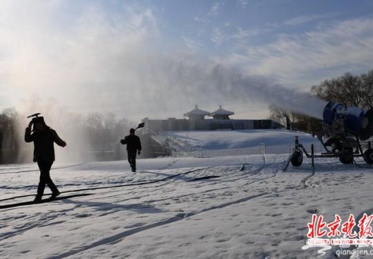 北京迎来滑雪季：龙潭公园雪山冲浪 鸟巢单板双板玩个痛快