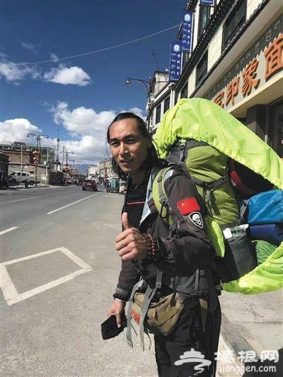 2017年10月，刘银川为此次进入西藏羌塘无人区做准备。