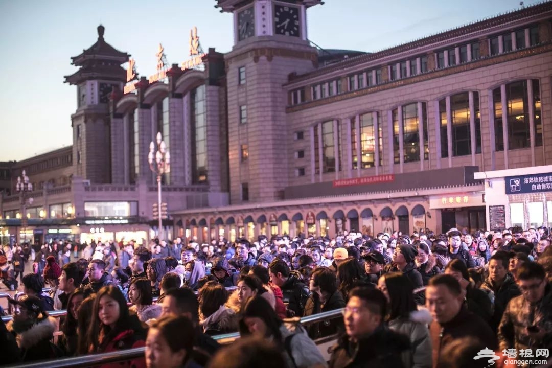 海南离岛“天价机票”最高近2万，仍一票难求！海口今天继续放假[墙根网]