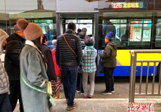北京126路公交暂缓撤线引人深思 公交线路调整如何有据可依？