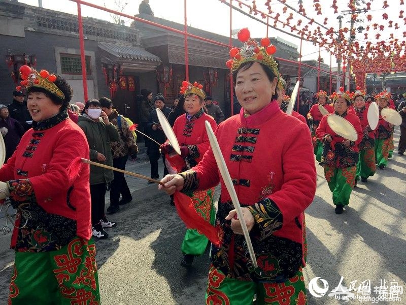 模式口驼铃古道闹元宵:赏花灯猜灯谜 花会走街展民俗
