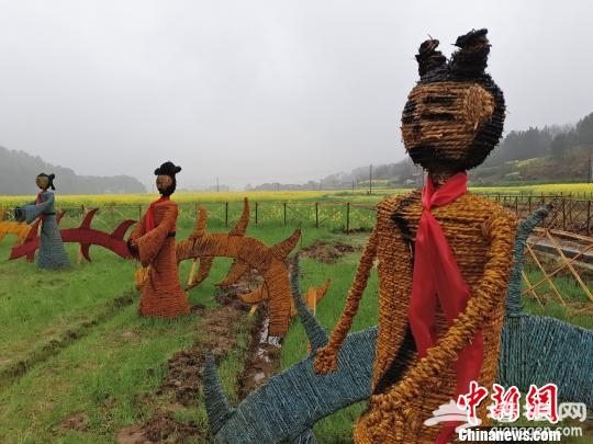 首届湖南油菜花节衡阳召开 数万游客“雾里看花”