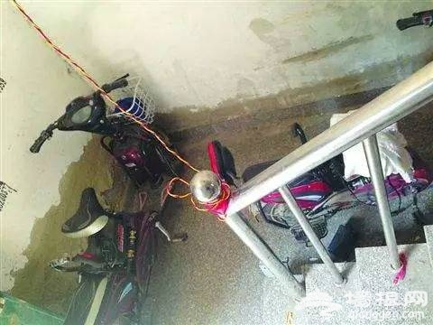 北京一电动车商店起火致四人死亡 12部消防车扑救