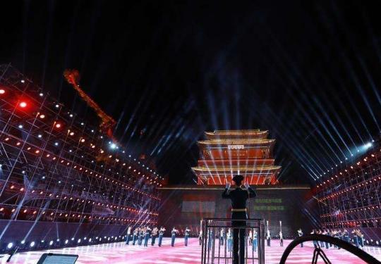 “和平号角-2018”第五届军乐节在居庸关长城开幕