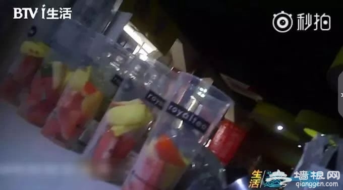 记者卧底网红饮品店，发现很多人爱喝的这种饮料，可能比刷锅水还脏！[墙根网]