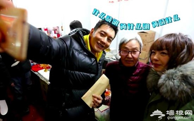 遇黄晓明游迪士尼 一家人带着可爱的孩子玩的不亦乐乎令人羡慕[墙根网]