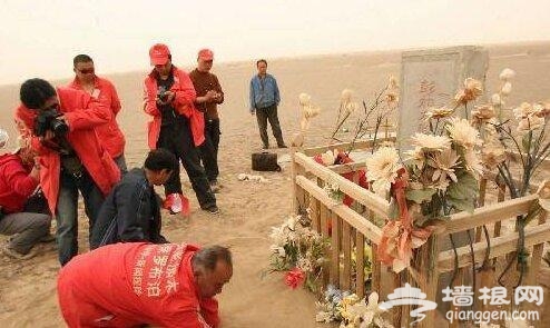 “罗布泊之魂”彭加木遇难10年后，妻子在罗布泊留下了一张纸条[墙根网]