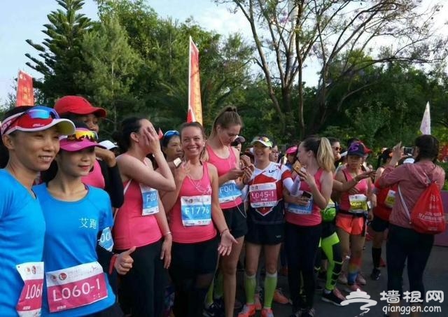 2018弥勒女子半程马拉松甜蜜开跑 现场精彩图集[墙根网]
