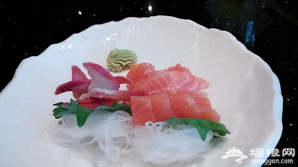 四叶寿司 色自然 味鲜美 形多样 器精良——日料