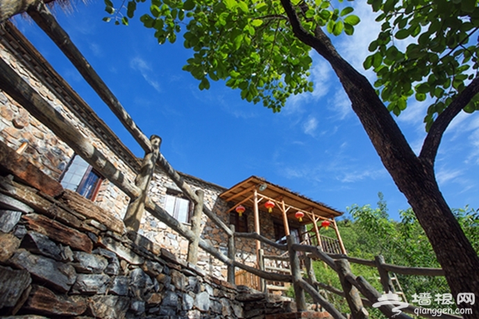 私藏在京郊坡峰岭深处的“花间城堡”，带娃赏花登山，度假好去处[墙根网]