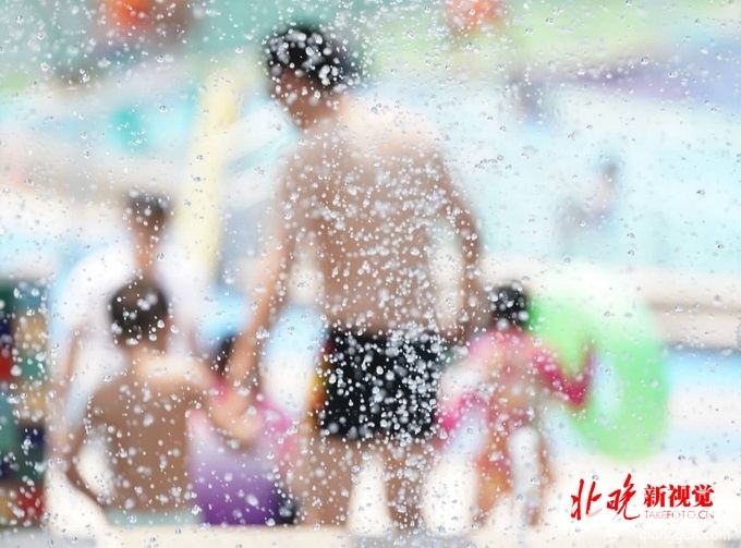北京海洋沙滩嘉年华开幕：戏水玩沙 世界杯游乐活动丰富[墙根网]
