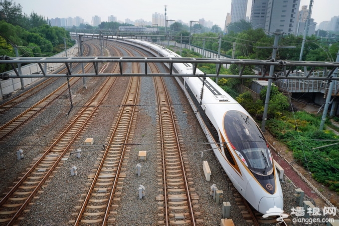 北京有望下月乘高铁去香港：最快9小时即达 票价约为1000元[墙根网]