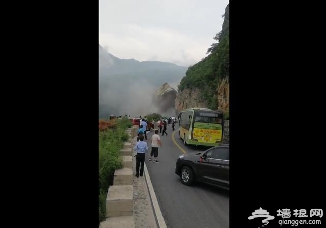 注意！北京房山发生大面积山体塌方，造成道路阻断请绕行[墙根网]