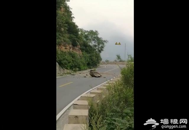 注意！北京房山发生大面积山体塌方，造成道路阻断请绕行[墙根网]