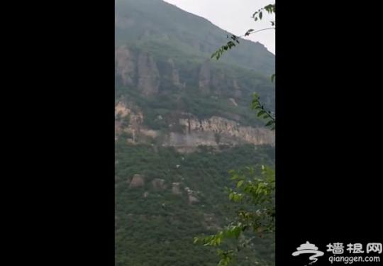 注意！北京房山发生大面积山体塌方，造成道路阻断请绕行