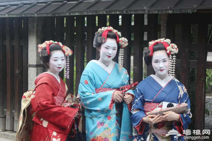 日本女性穿和服时不穿内裤的，和服里藏着不可告人的秘密？[墙根网]