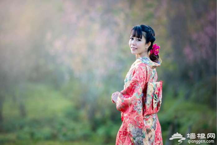 日本女性穿和服时不穿内裤的，和服里藏着不可告人的秘密？[墙根网]