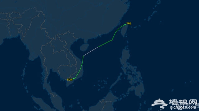 “比基尼”航空因大雨航班转降 旅客被闷机舱6小时冲空姐发火[墙根网]