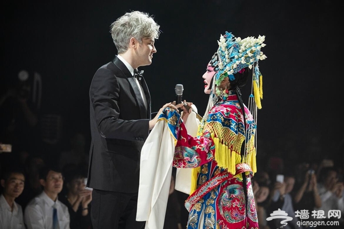 “亮相王府井”开幕大秀精彩纷呈 东方国粹绽开时代芳华[墙根网]