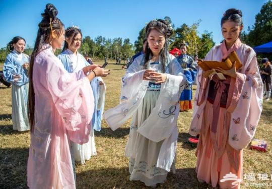 第一届中国(北京)汉服文化节开幕：弘扬传统文化 复兴民族精神