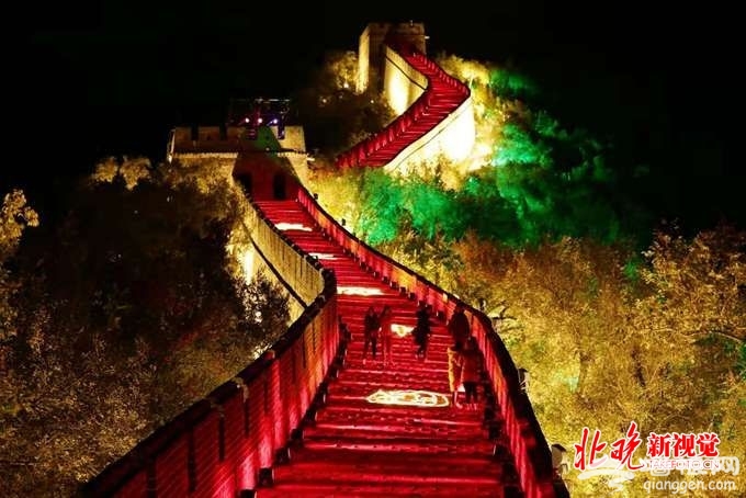 “我爱你中国”灯光秀璀璨闪耀八达岭长城 庆祝祖国母亲“生日”[墙根网]