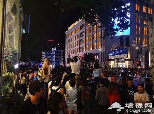 《上海南京路的武警》，每一帧都帅爆了！[墙根网]
