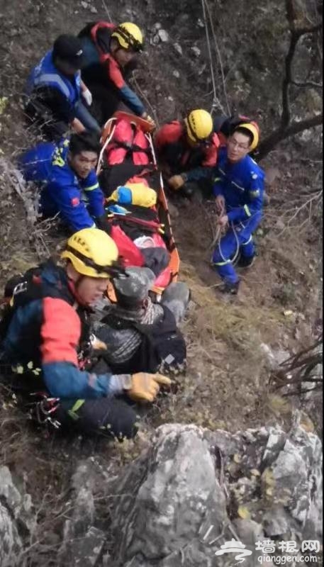 驴友坠崖后续：怀柔消防成功救援！[墙根网]