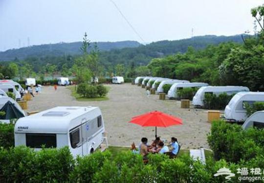 京郊房车营地悄然兴起 与家人一起来这里亲近自然！