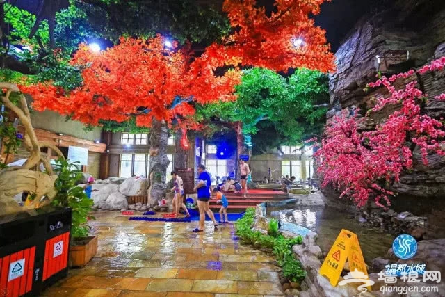*599元抢温都水城·湖湾酒店东区标间/大床房1晚+温都水城两张两馆通票[墙根网]