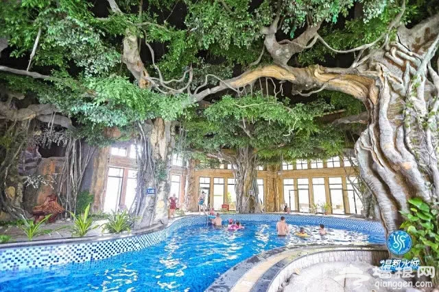 *599元抢温都水城·湖湾酒店东区标间/大床房1晚+温都水城两张两馆通票[墙根网]