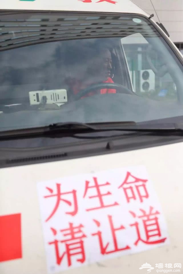 “跨省接力护送”的小宇泽去世，捐献眼角膜继续爱心传递[墙根网]