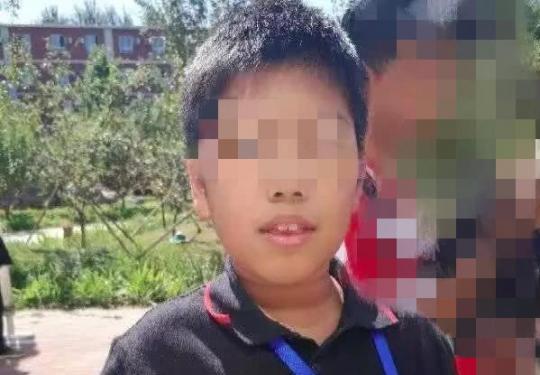 “跨省接力护送”的小宇泽去世，捐献眼角膜继续爱心传递