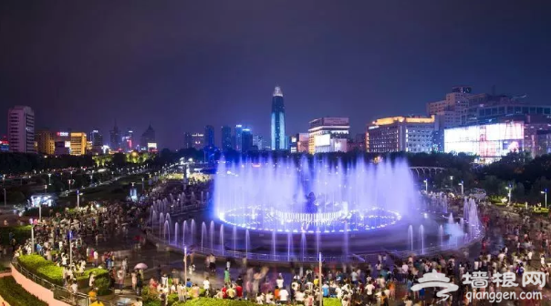 济南泉城广场音乐喷泉重新开放 附详细表演时间表及交通指南