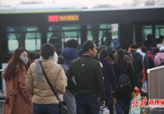 为接驳地铁新线 周日起北京25条公交线路发生调整