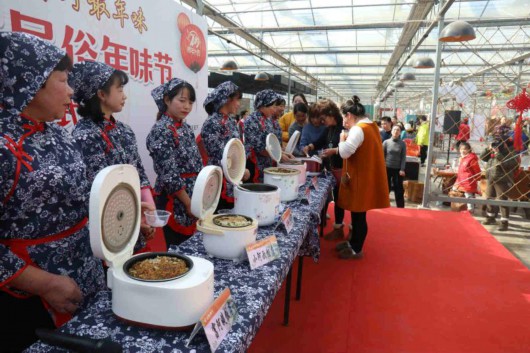 上海廊下镇首届民俗年味节 过年找回了最香的“臭八样”[墙根网]