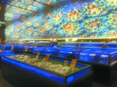 哈噜玛特市集，海鲜在电子屏幕上游走