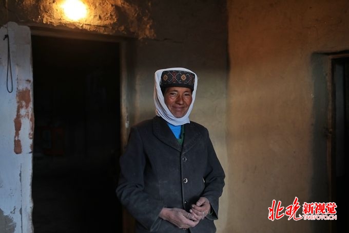 探访新疆喀喇昆仑杏花村：数以千计游客专程前来一饱眼福[墙根网]