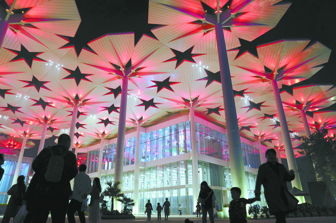 北京世园会已拉开大幕 炫酷高科技手法让世园夜景如梦如幻[墙根网]